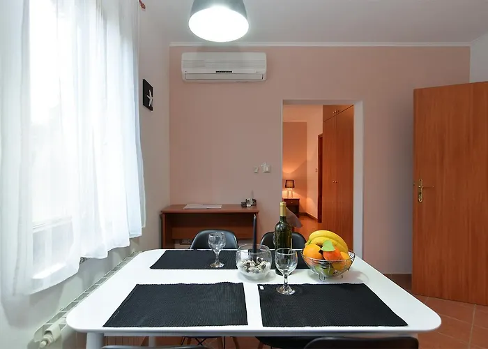 Апартаменти Marija 1089 *